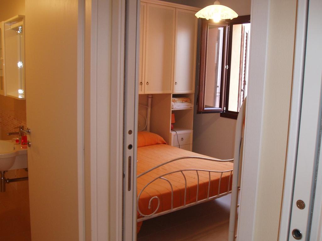 Il Girasole Villa Sant'Antioco Ruang foto